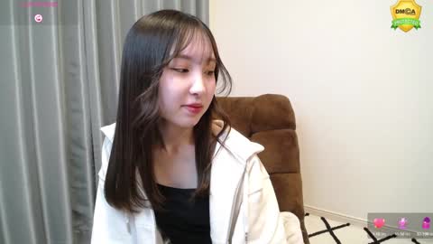 yui_x online show from 01-11-25, 11:45