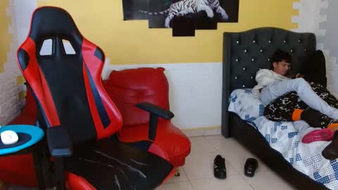 yuky_23 online show from 09-10-25, 12:05