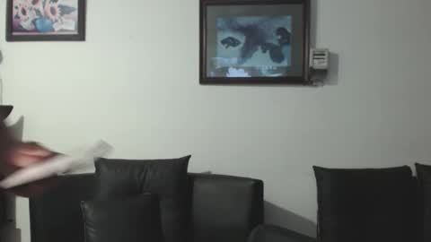 Snapshot of yulandval chatting on 04-24-26, 01:52 yul and val couple online show from 04-24-26, 01:52