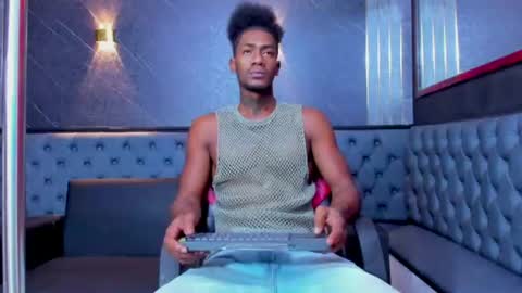 Snapshot of yulian_23 chatting on 07-06-26, 04:42 Ivan online show from 07-06-26, 04:42