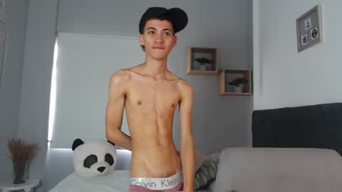 Snapshot of yulian_vasquez chatting on 03-08-25, 03:13 yulian_vasquez online show from 03-08-25, 03:13