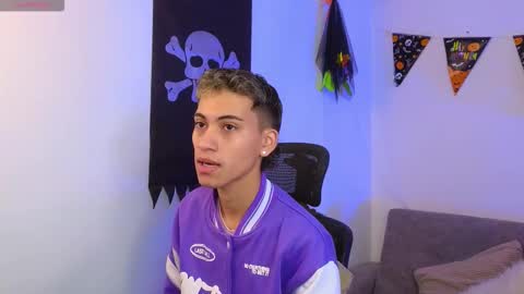 yulian_vasquez online show from 10-21-25, 12:17