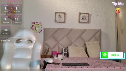 Yuliana online show from 10-22-25, 08:19