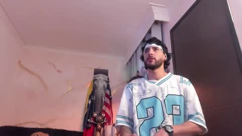 Snapshot of yulianpereira25 chatting on 03-17-26, 04:39 yulian 2811 online show from 03-17-26, 04:39