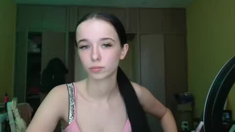 Snapshot of yuliastar chatting on 04-19-26, 08:13 Yuliia online show from 04-19-26, 08:13