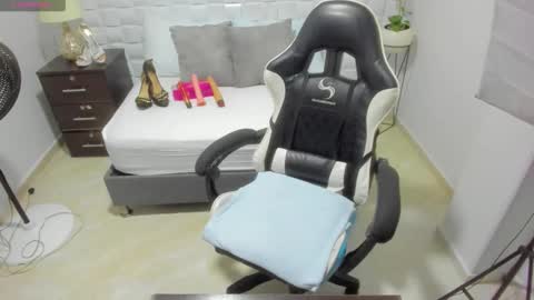 Y U L I T Z A online show from 11-06-25, 11:11