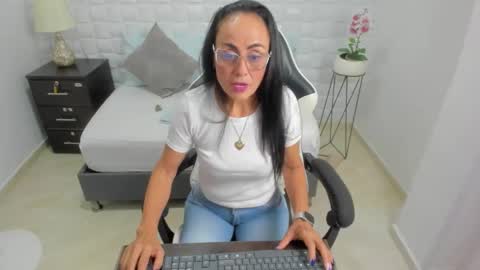 Y U L I T Z A online show from 11-19-25, 12:16