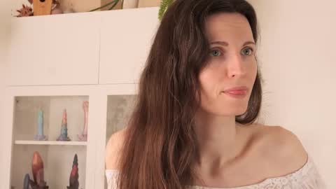 Snapshot of yulladao chatting on 02-16-25, 10:21 yulla dao online show from 02-16-25, 10:21