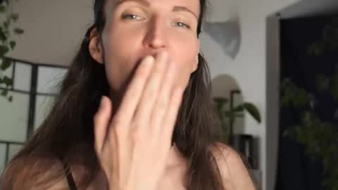 Snapshot of yulladao chatting on 10-12-25, 05:12 yulla dao online show from 10-12-25, 05:12