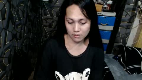 yumi online show from 11-27-25, 01:46