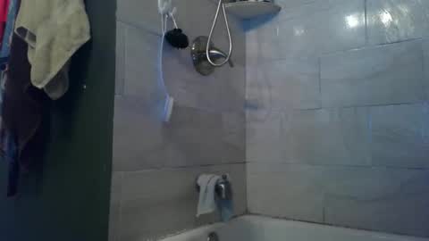 Snapshot of yumiepussyy chatting on 10-18-25, 03:09 Payton kelly online show from 10-18-25, 03:09