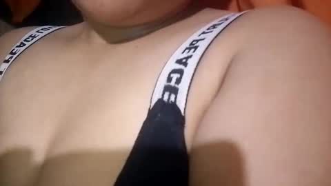 Snapshot of yummy_fiona chatting on 05-01-26, 04:39 yummy_fiona online show from 05-01-26, 04:39