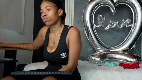 Snapshot of yummyduo chatting on 02-19-26, 11:39 Yummyduo online show from 02-19-26, 11:39