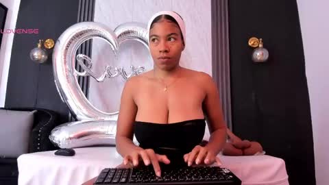 Snapshot of yummyduo chatting on 05-03-26, 11:05 Yummyduo online show from 05-03-26, 11:05