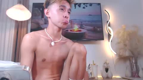 Snapshot of yummyjustine07 chatting on 01-15-25, 10:13 Justine online show from 01-15-25, 10:13