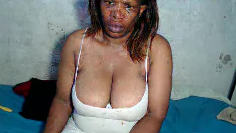 yummytittsxx online show from 01-03-25, 05:50