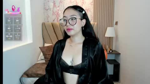 Yuna  online show from 09-17-25, 12:07