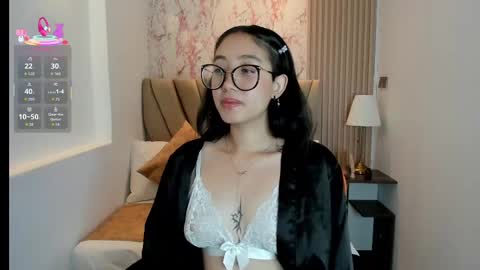 Yuna  online show from 09-29-25, 02:55