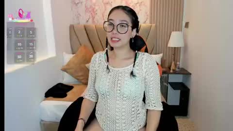 Yuna  online show from 10-04-25, 12:03