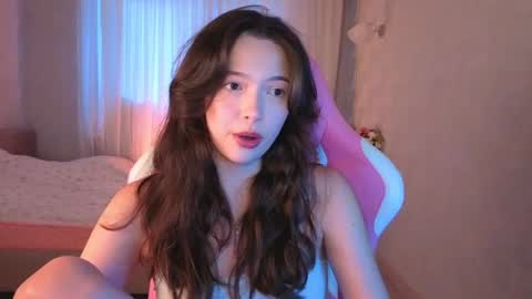 Snapshot of yuna_sunshy chatting on 06-28-26, 12:16 Yuna online show from 06-28-26, 12:16