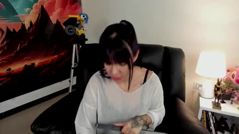 Snapshot of yunablack chatting on 04-28-26, 02:22 Yuna online show from 04-28-26, 02:22