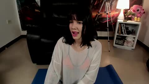 Snapshot of yunablack chatting on 05-10-26, 10:53 Yuna online show from 05-10-26, 10:53