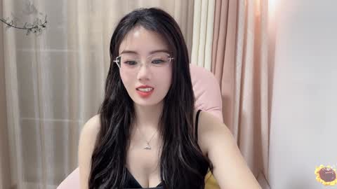Snapshot of yuner0715 chatting on 12-03-24, 01:32 YunEr online show from 12-03-24, 01:32