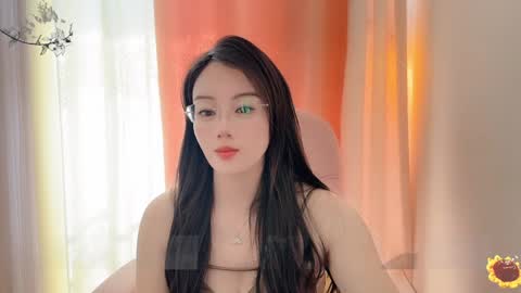 Snapshot of yuner0715 chatting on 12-04-24, 05:27 YunEr online show from 12-04-24, 05:27