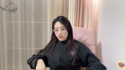 Snapshot of yuner0715 chatting on 12-08-24, 01:03 YunEr online show from 12-08-24, 01:03