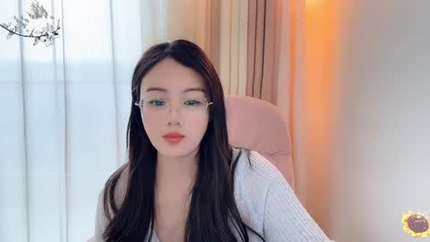Snapshot of yuner0715 chatting on 12-12-24, 05:42 YunEr online show from 12-12-24, 05:42