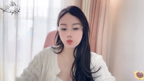 Snapshot of yuner0715 chatting on 12-13-24, 03:16 YunEr online show from 12-13-24, 03:16