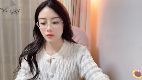 Snapshot of yuner0715 chatting on 12-13-24, 01:33 YunEr online show from 12-13-24, 01:33