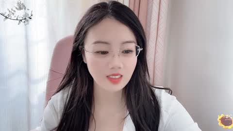 Snapshot of yuner0715 chatting on 12-15-24, 06:29 YunEr online show from 12-15-24, 06:29