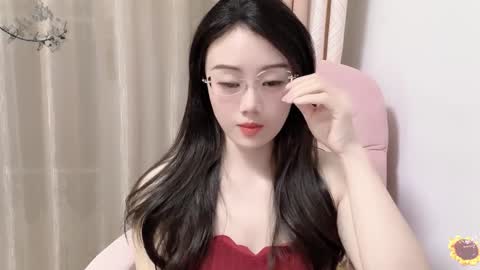 Snapshot of yuner0715 chatting on 12-15-24, 02:37 YunEr online show from 12-15-24, 02:37