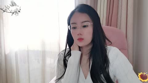 Snapshot of yuner0715 chatting on 12-22-24, 04:17 YunEr online show from 12-22-24, 04:17