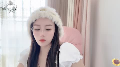 Snapshot of yuner0715 chatting on 12-27-24, 03:31 YunEr online show from 12-27-24, 03:31