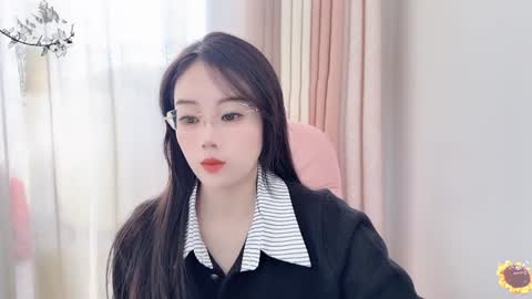 Snapshot of yuner0715 chatting on 12-31-24, 03:23 YunEr online show from 12-31-24, 03:23