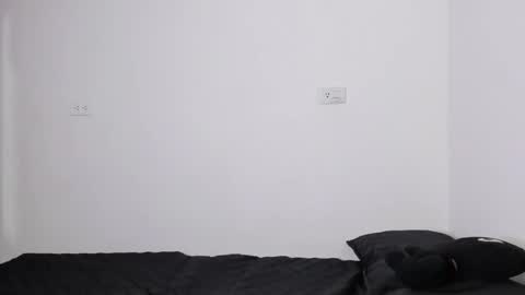 Snapshot of yungelitamor_ chatting on 12-14-24, 08:13 ELITA online show from 12-14-24, 08:13