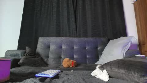 Snapshot of yungelitamor_ chatting on 09-15-25, 04:56 ELITA online show from 09-15-25, 04:56