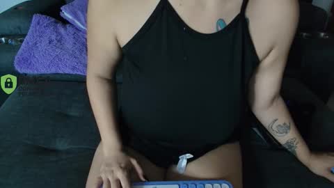Snapshot of yungelitamor_ chatting on 03-09-26, 05:11 ELITA online show from 03-09-26, 05:11