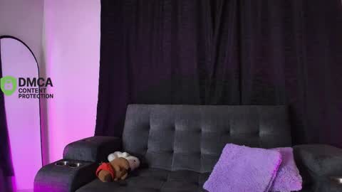 Snapshot of yungelitamor_ chatting on 04-11-26, 07:45 ELITA online show from 04-11-26, 07:45