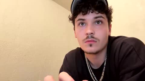 Snapshot of yungstudbev chatting on 10-23-25, 12:32 yungstudbev online show from 10-23-25, 12:32