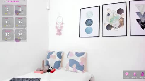 Yunna online show from 10-19-25, 11:33