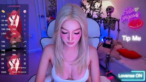 Snapshot of yurasiand0ll chatting on 09-29-25, 01:00 Sasa online show from 09-29-25, 01:00