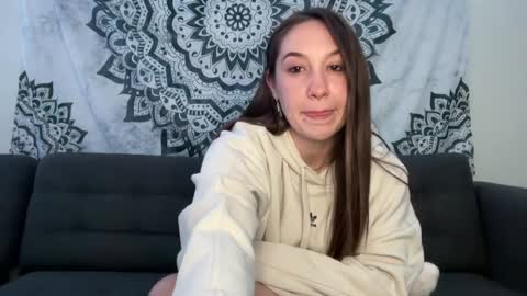 yurdreams_22 online show from 05-10-26, 02:17