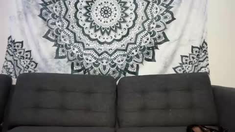 yurdreams_22 online show from 05-14-26, 02:02