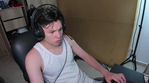 yurii_moody online show from 12-23-24, 01:40