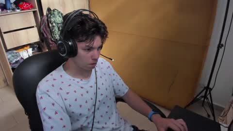 yurii_moody online show from 12-27-24, 08:07