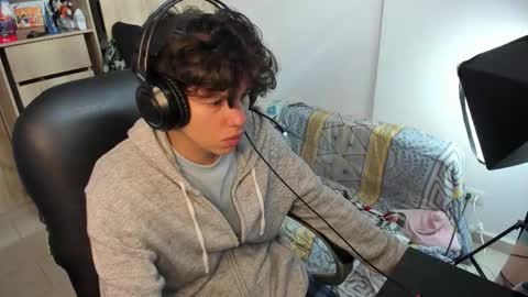 yurii_moody online show from 10-28-25, 06:21