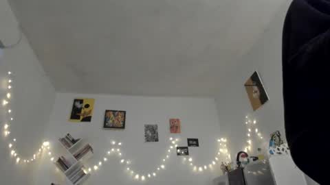 Snapshot of yury_sun chatting on 12-01-24, 06:30 paola online show from 12-01-24, 06:30